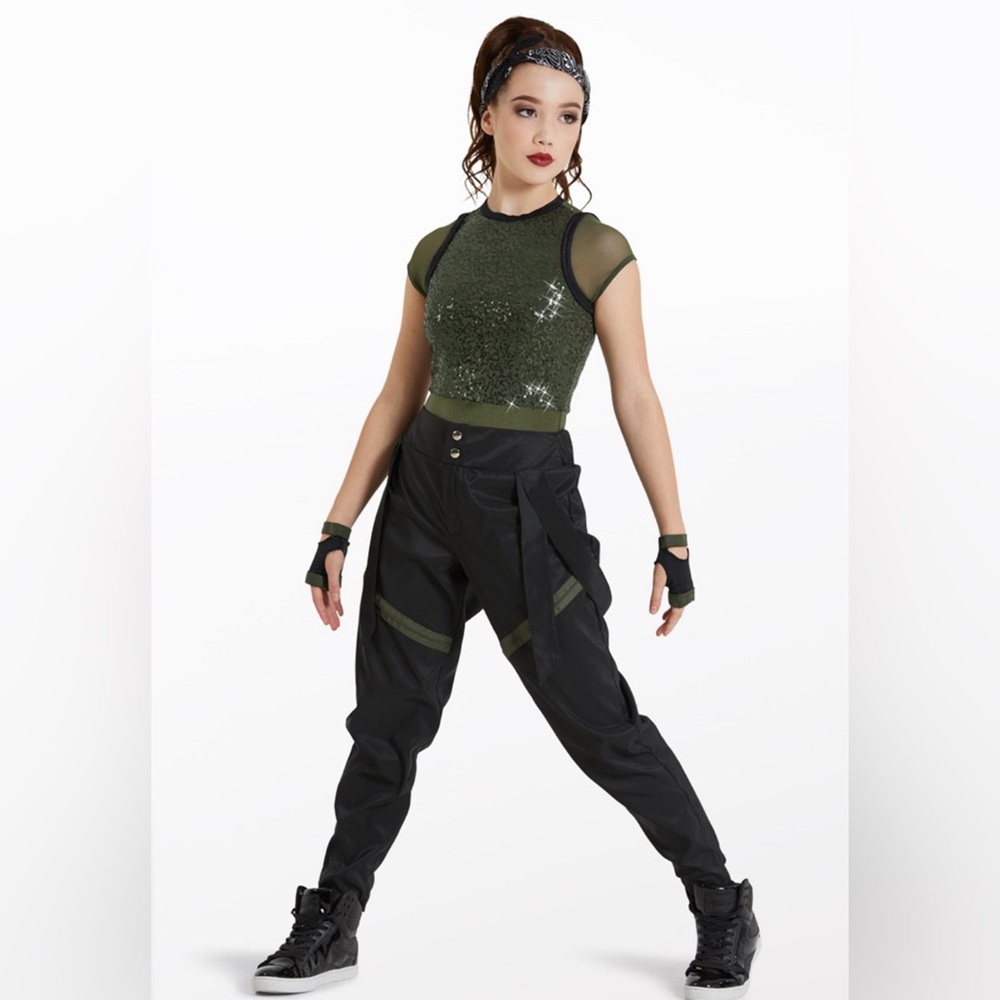 Weissman Get Up. Hip Hop dance costume. Green and black. CL